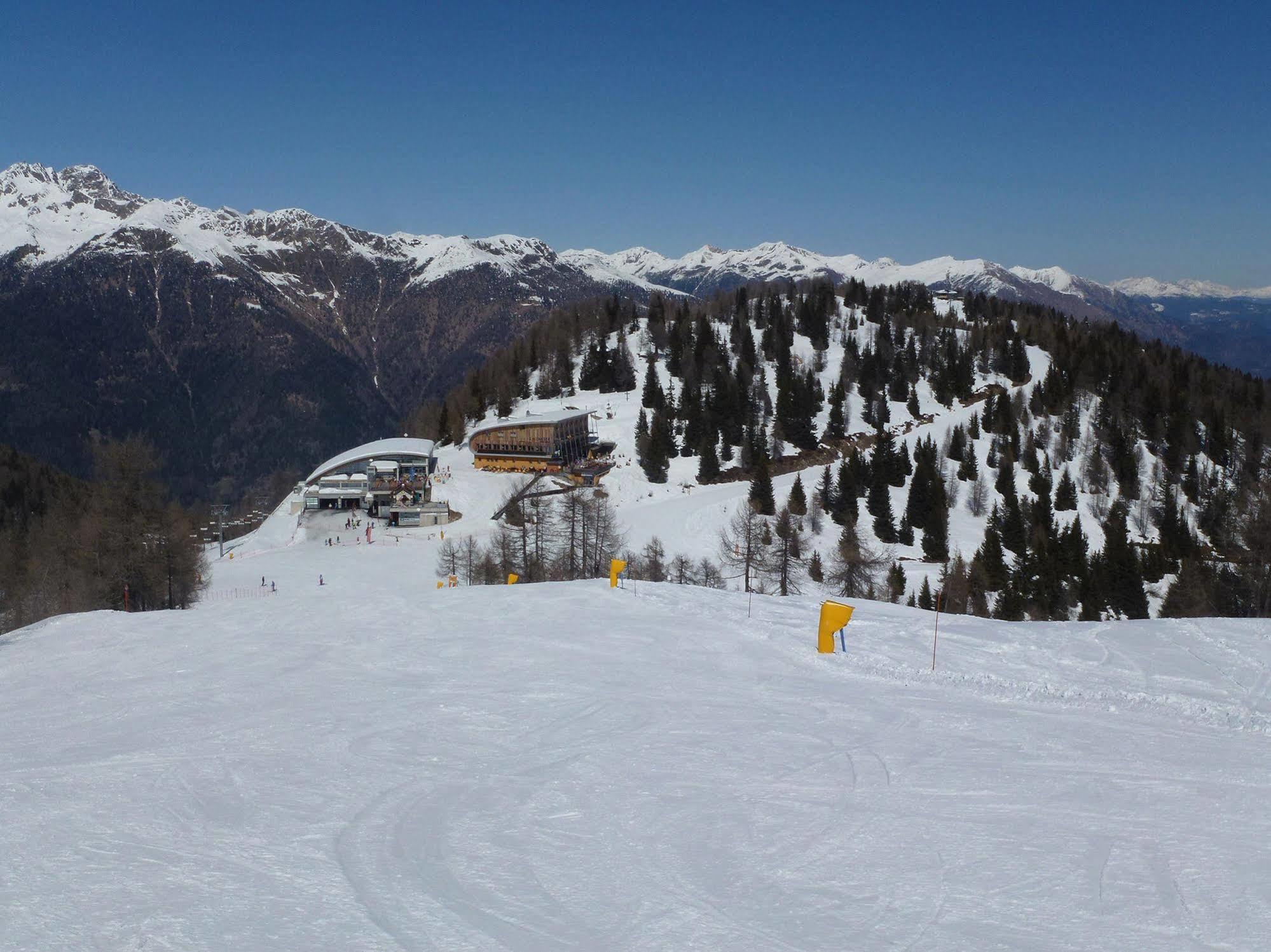 Affittacamere Lago Rotondo เมซซานา ภายนอก รูปภาพ